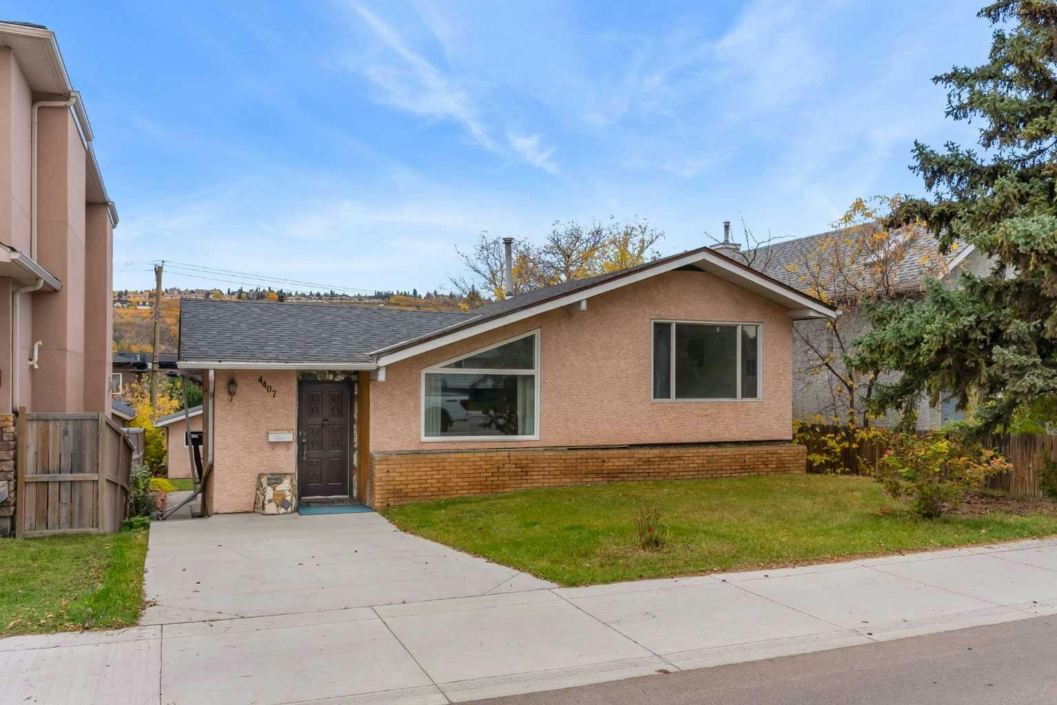 4407 Bowness Road NW, Calgary, AB, T3B 0A7
