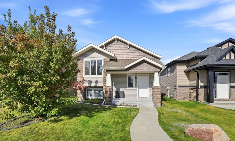 52 Castella Crescent