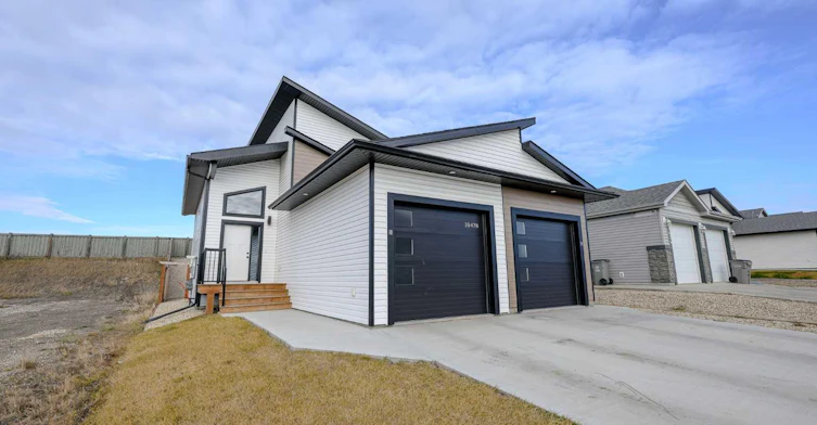 B-10478 131 Avenue, Grande Prairie, AB, T8V 4W5