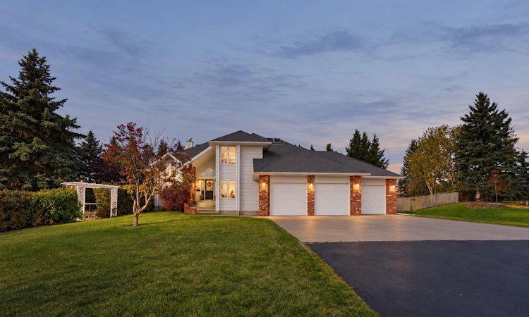 32-28364 Township Road 384