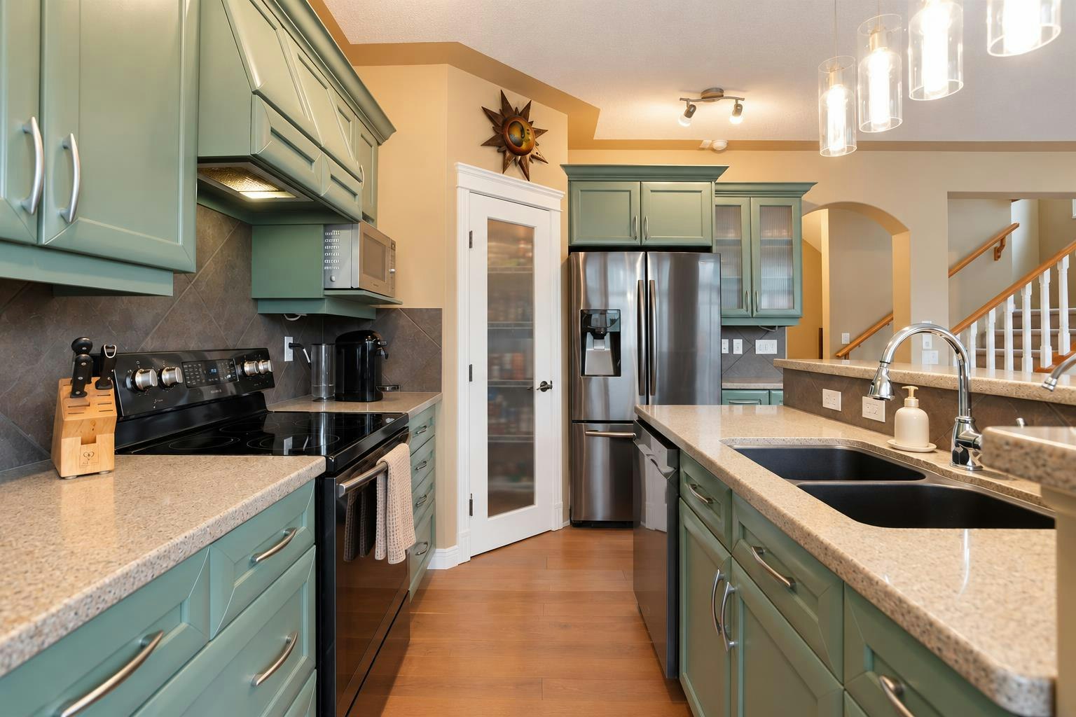 30 Discovery Ridge Gardens SW, Calgary, AB, T3H 5L6 - 9