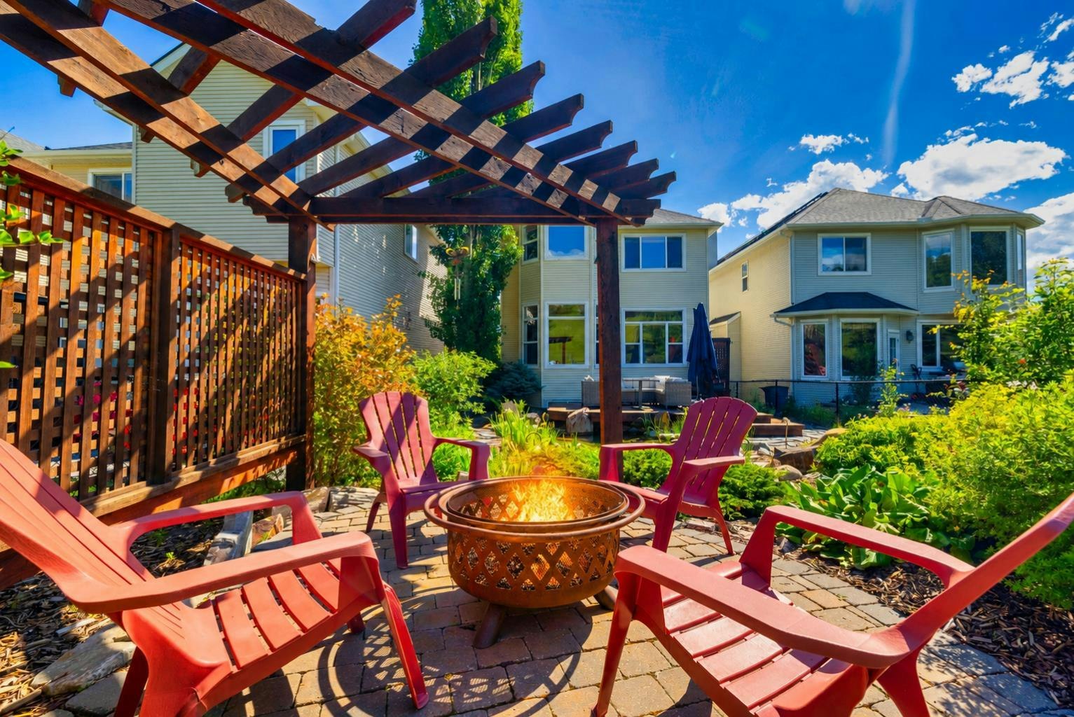 30 Discovery Ridge Gardens SW, Calgary, AB, T3H 5L6 - 30