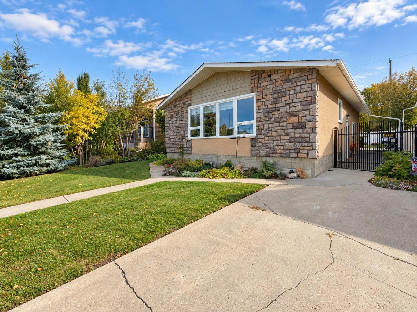 4907 54 Street, Stettler, AB, T4K 1A9
