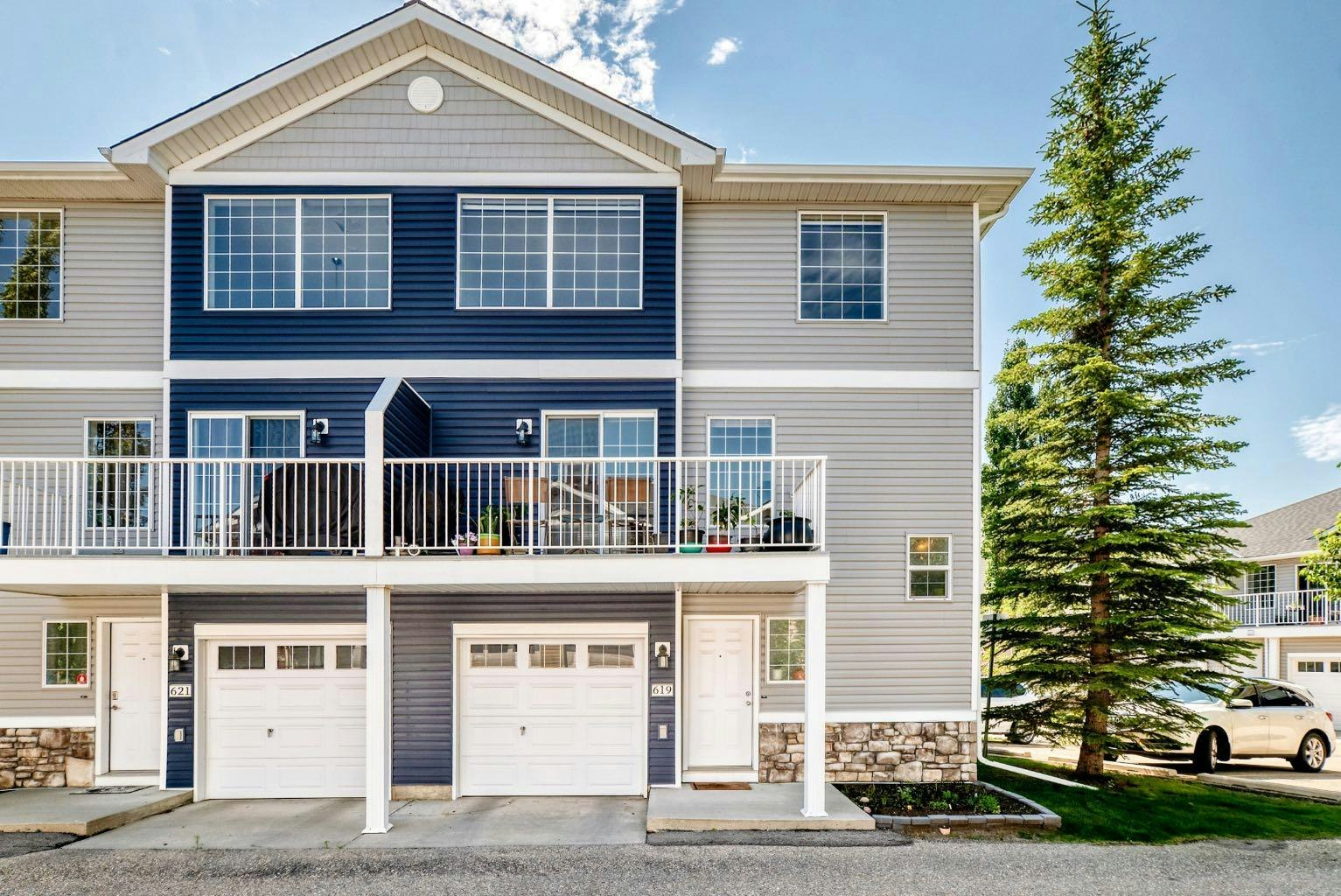 619 Country Village Cape NE, Calgary, AB, T3K 6E1