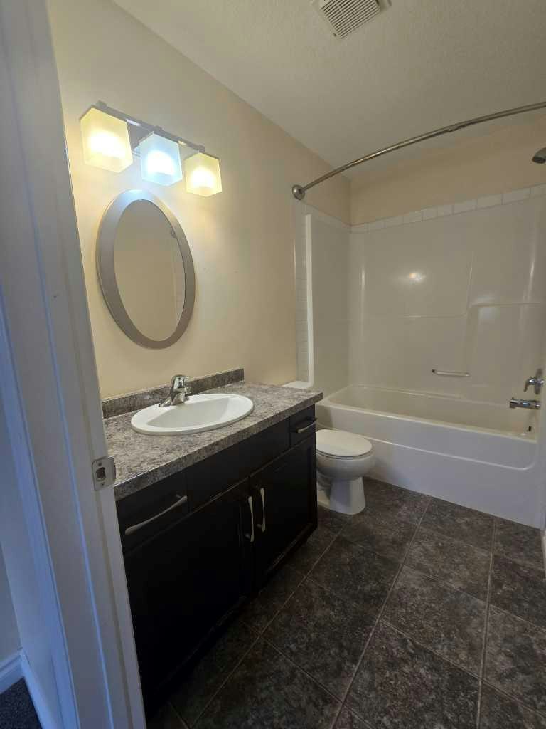 B-13022 91a Street, Grande Prairie, AB, T8X 0A9 - 13