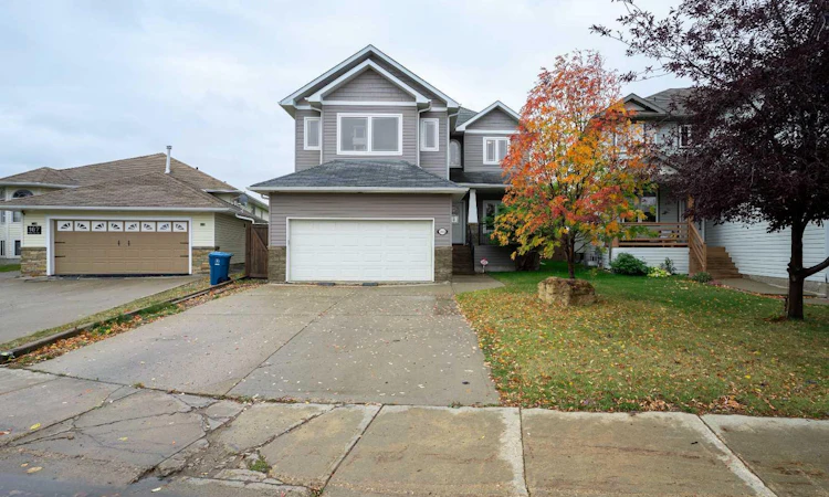 163 Rattlepan Creek Crescent