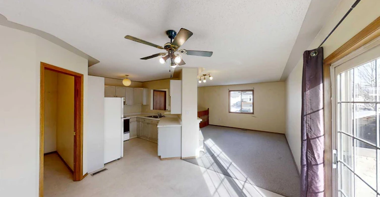 B-9406 100 Avenue, Grande Prairie, AB, T8V 0S9 - 5