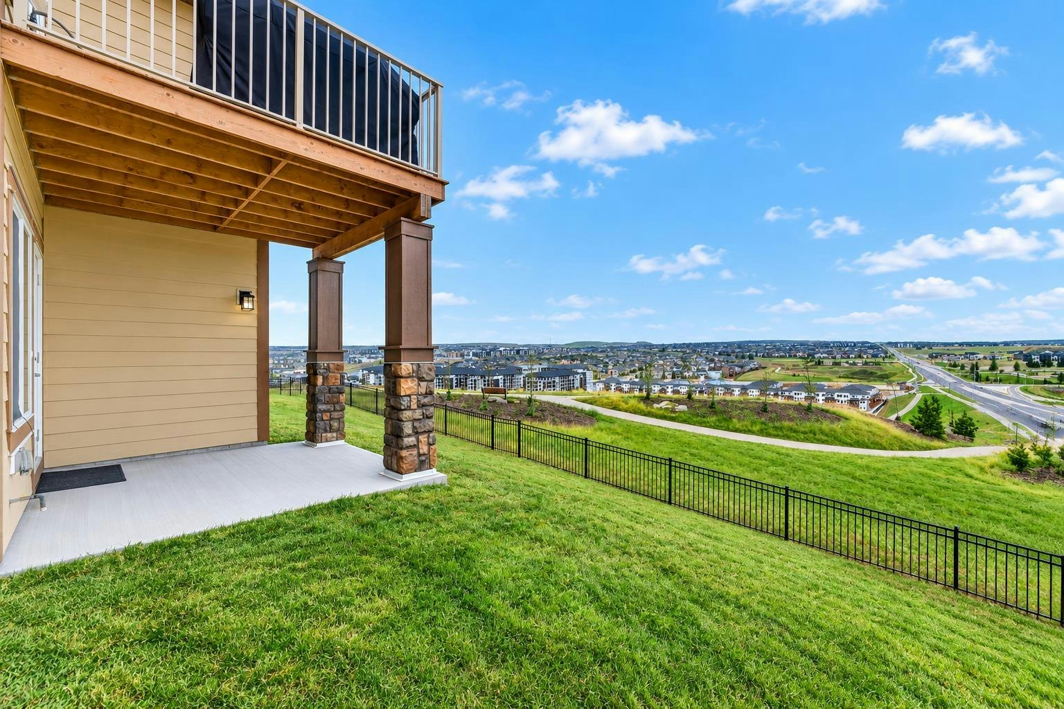 30 Evansborough View NW, Calgary, AB, T3P 0R2
