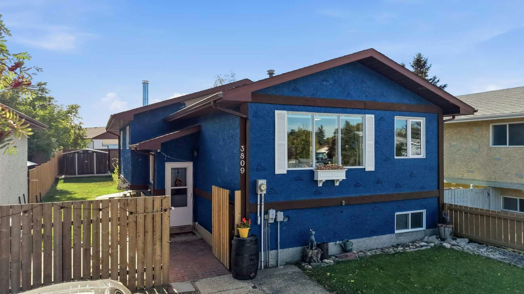 3809 52 Avenue, Ponoka, AB, T4J 1C8