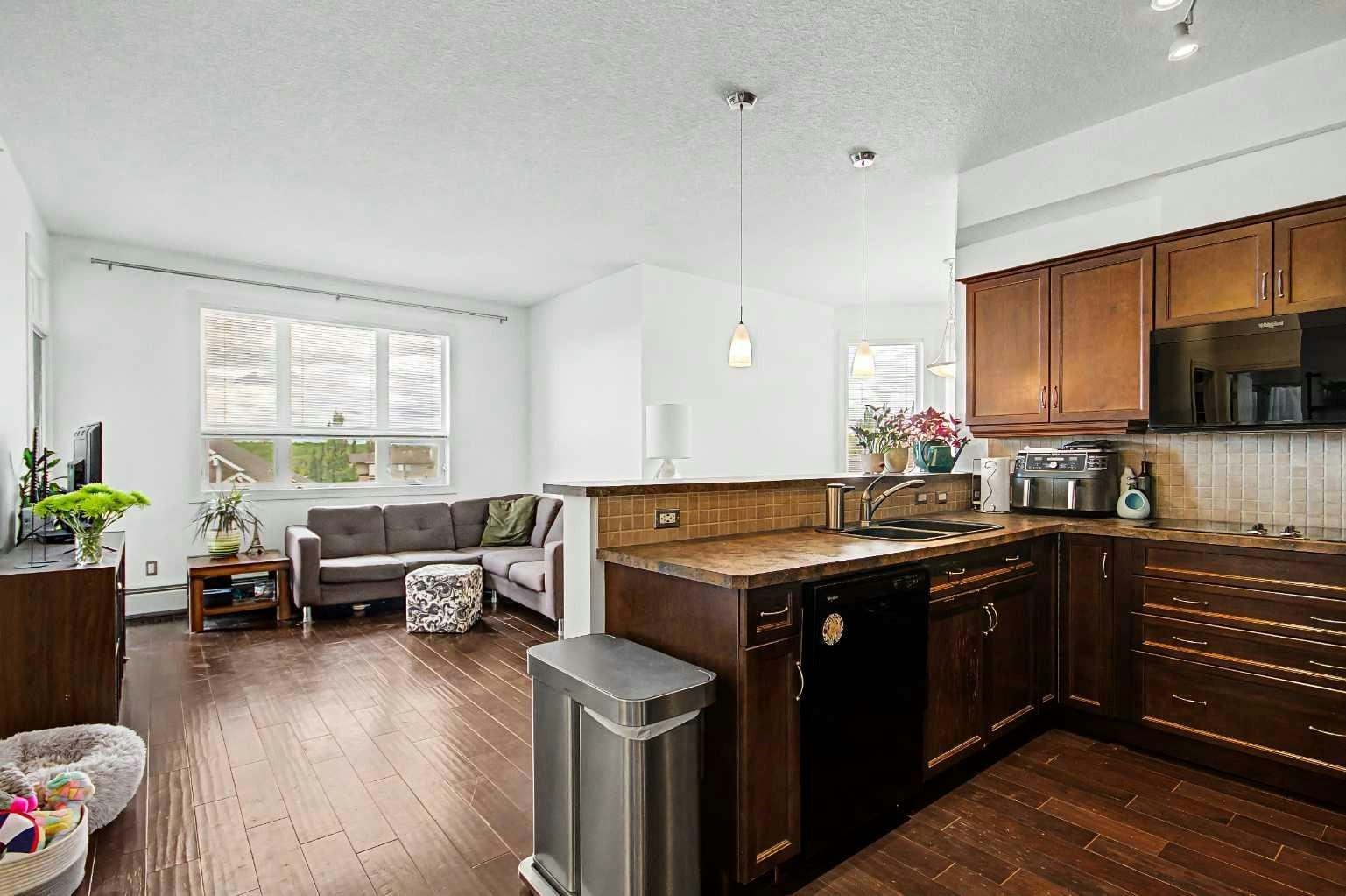 542-26 Val Gardena View SW, Calgary, AB, T3H 5Z5
