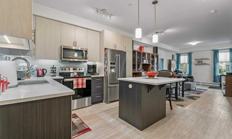 6121-151 Legacy Main Street SE