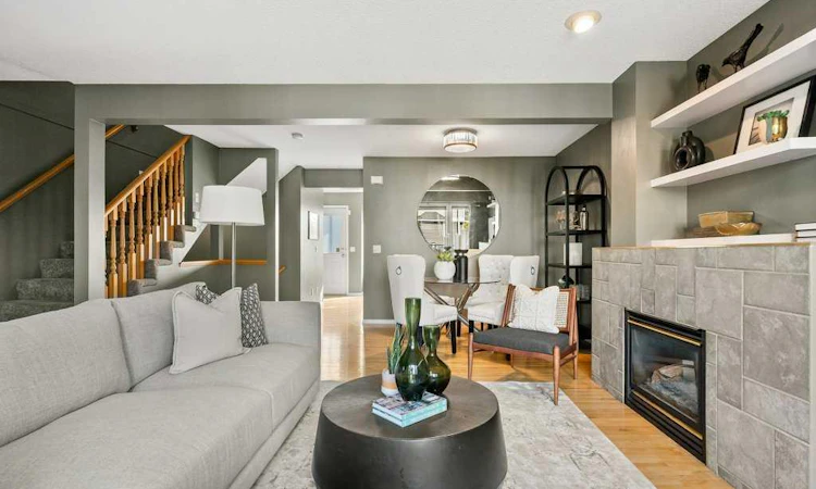 248 Regal Park NE