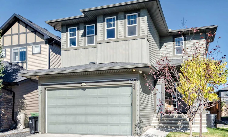 128 Ravenskirk Close SE