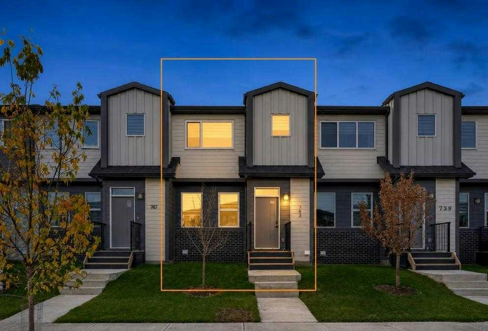 743 Wolf Willow Boulevard SE, Calgary, AB, T2X 5R3