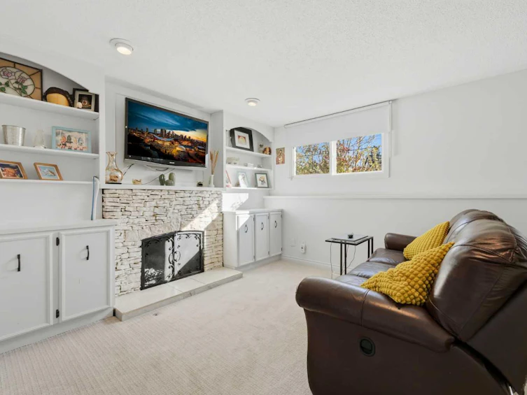 367 Norseman Road NW, Calgary, AB, T2K 5N8 - 30