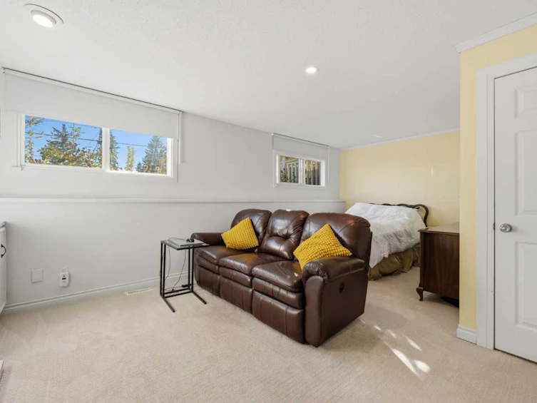 367 Norseman Road NW, Calgary, AB, T2K 5N8 - 31