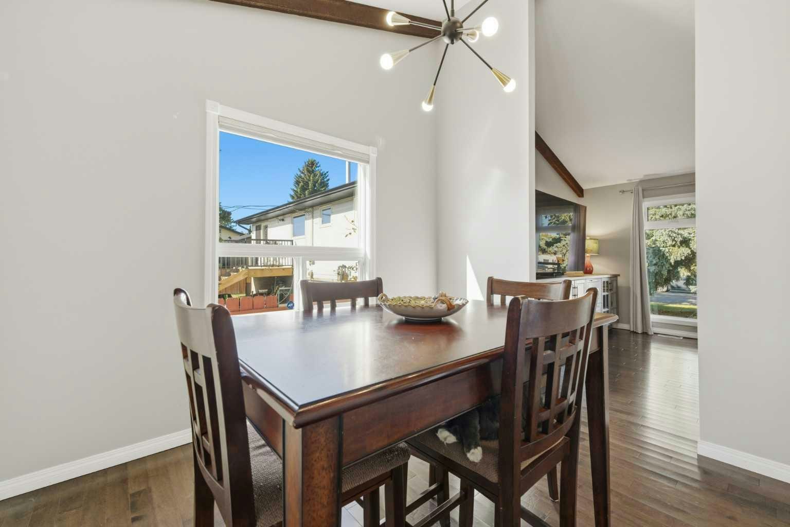 367 Norseman Road NW, Calgary, AB, T2K 5N8 - 18