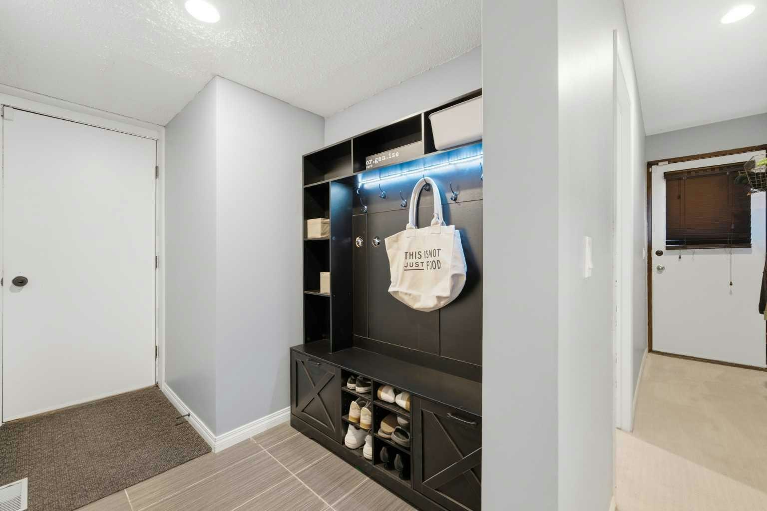 367 Norseman Road NW, Calgary, AB, T2K 5N8 - 35