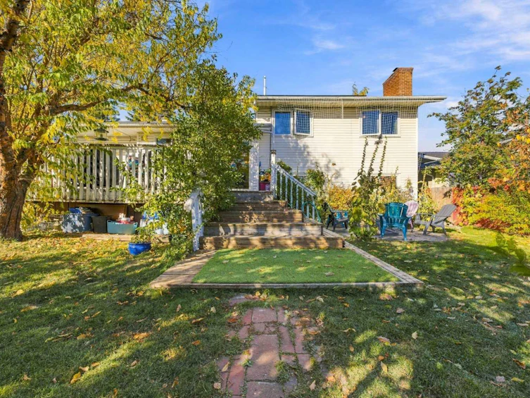 367 Norseman Road NW, Calgary, AB, T2K 5N8 - 44