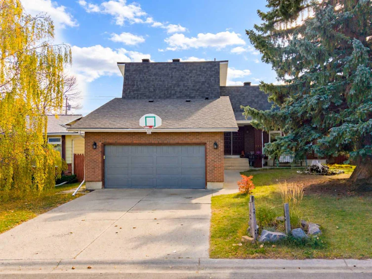 367 Norseman Road NW, Calgary, AB, T2K 5N8