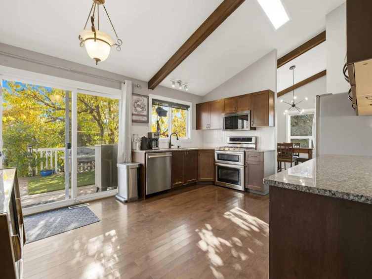 367 Norseman Road NW, Calgary, AB, T2K 5N8 - 10