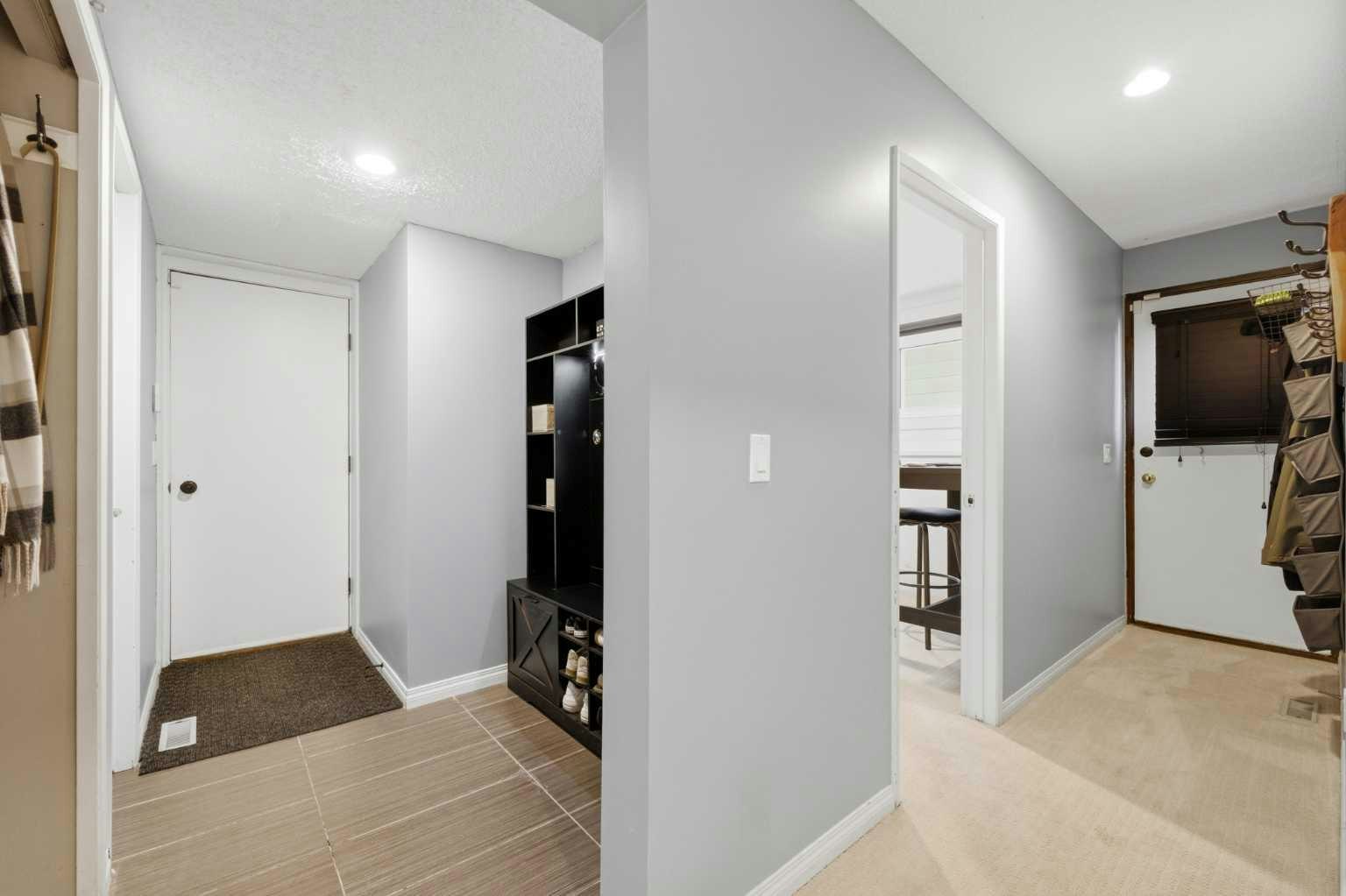 367 Norseman Road NW, Calgary, AB, T2K 5N8 - 34