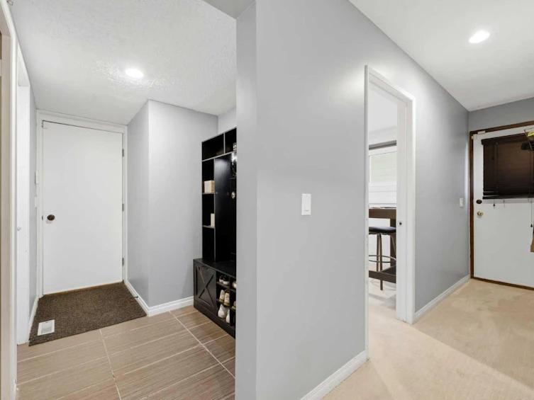 367 Norseman Road NW, Calgary, AB, T2K 5N8 - 34