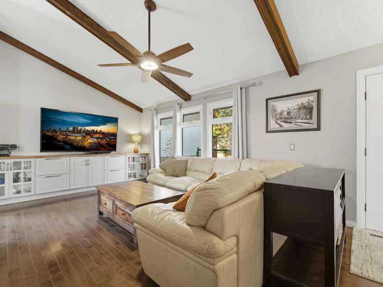 367 Norseman Road NW, Calgary, AB, T2K 5N8 - 3