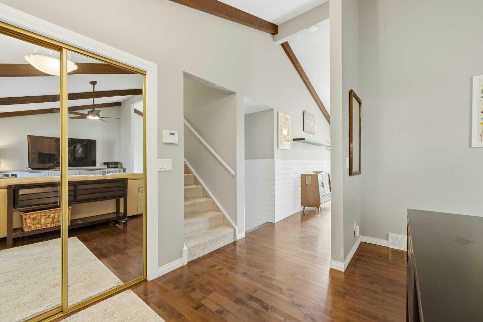 367 Norseman Road NW, Calgary, AB, T2K 5N8 - 6