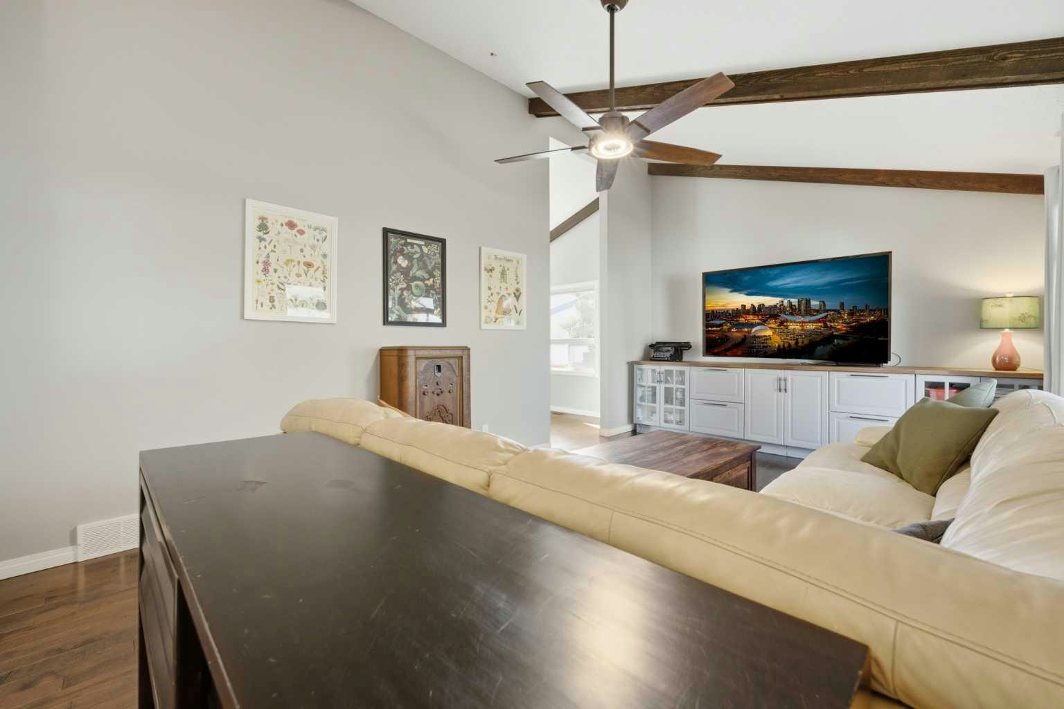 367 Norseman Road NW, Calgary, AB, T2K 5N8 - 9