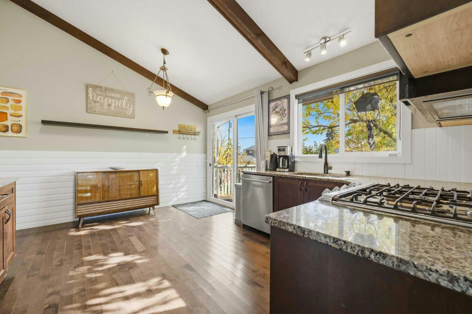 367 Norseman Road NW, Calgary, AB, T2K 5N8 - 12