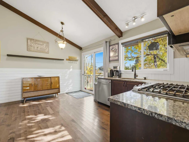 367 Norseman Road NW, Calgary, AB, T2K 5N8 - 12