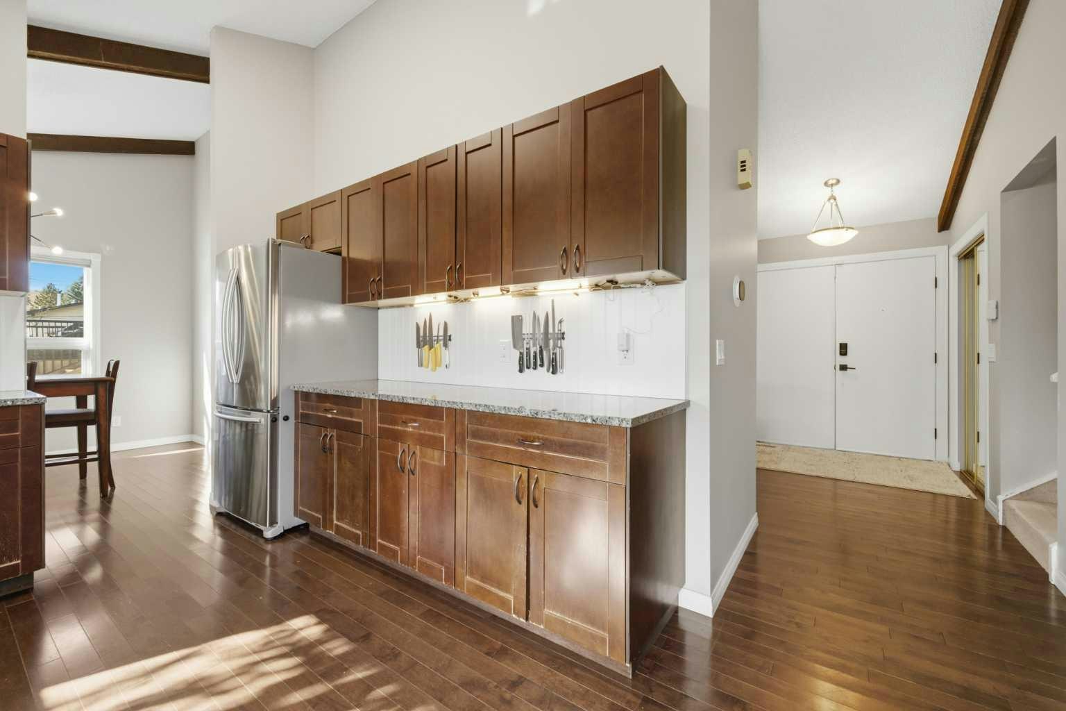 367 Norseman Road NW, Calgary, AB, T2K 5N8 - 13