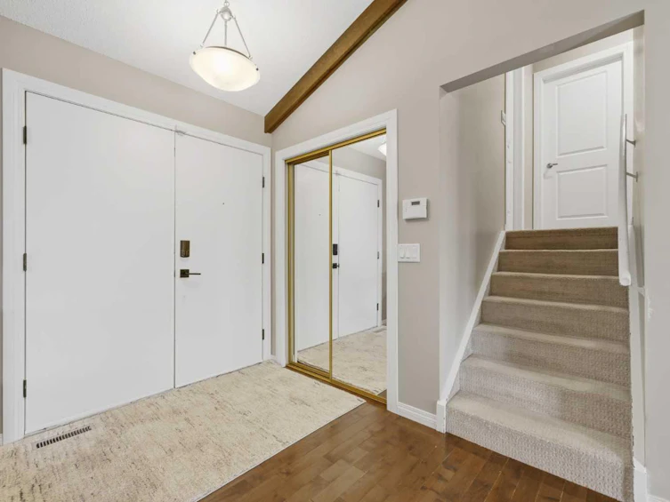 367 Norseman Road NW, Calgary, AB, T2K 5N8 - 4
