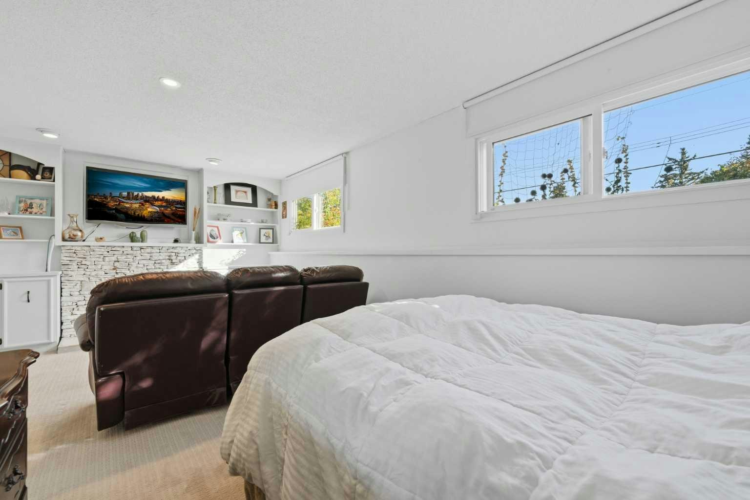 367 Norseman Road NW, Calgary, AB, T2K 5N8 - 33