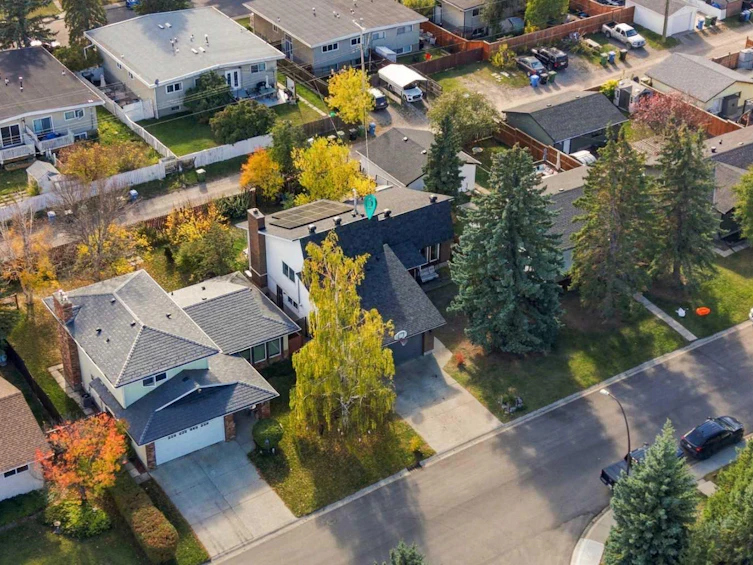 367 Norseman Road NW, Calgary, AB, T2K 5N8 - 45