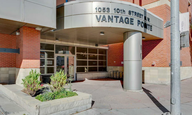 1816-1053 10 Street SW