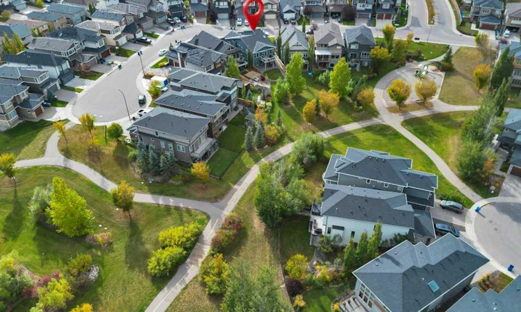 32 Walden Place SE