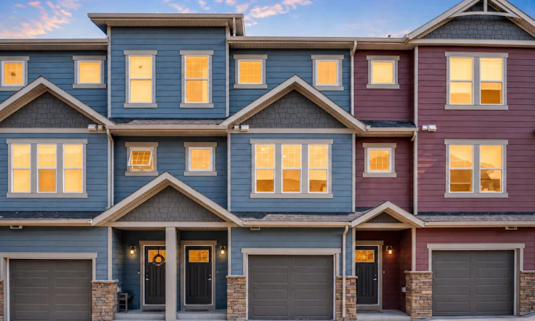 246 Cranbrook Square SE