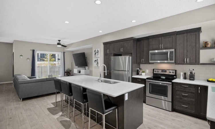 412 Nolanlake Villas NW