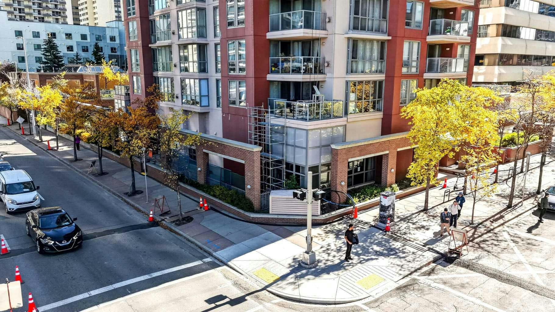 2001-650 10 Street SW - 4