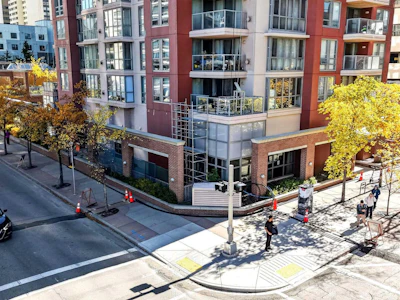2001-650 10 Street SW - 4
