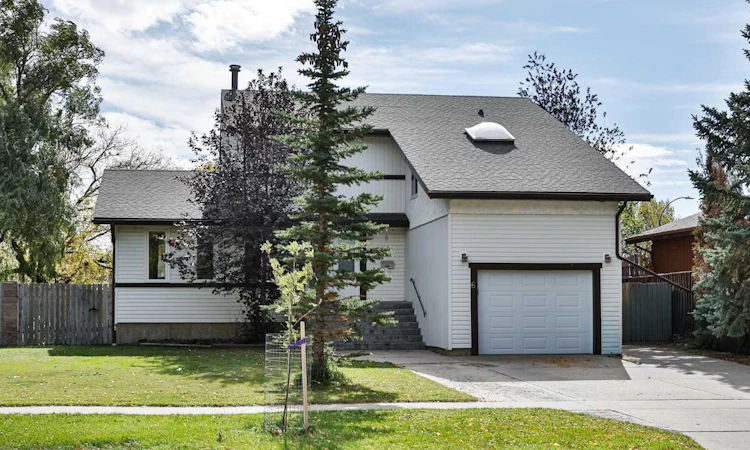 6 Temple Boulevard W