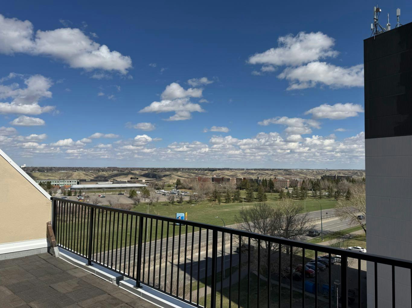 921-21 Berkeley Place W, Lethbridge, AB, T1K 5N1