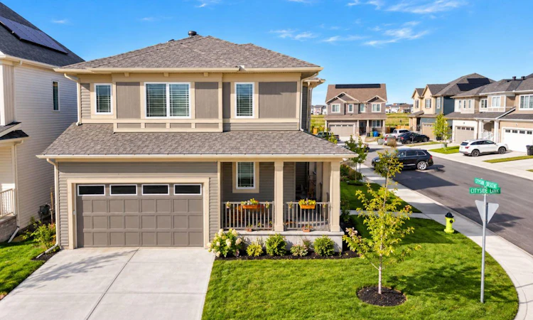 128 Cityside Crescent NE