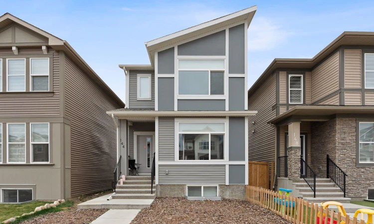144 Belvedere Green SE