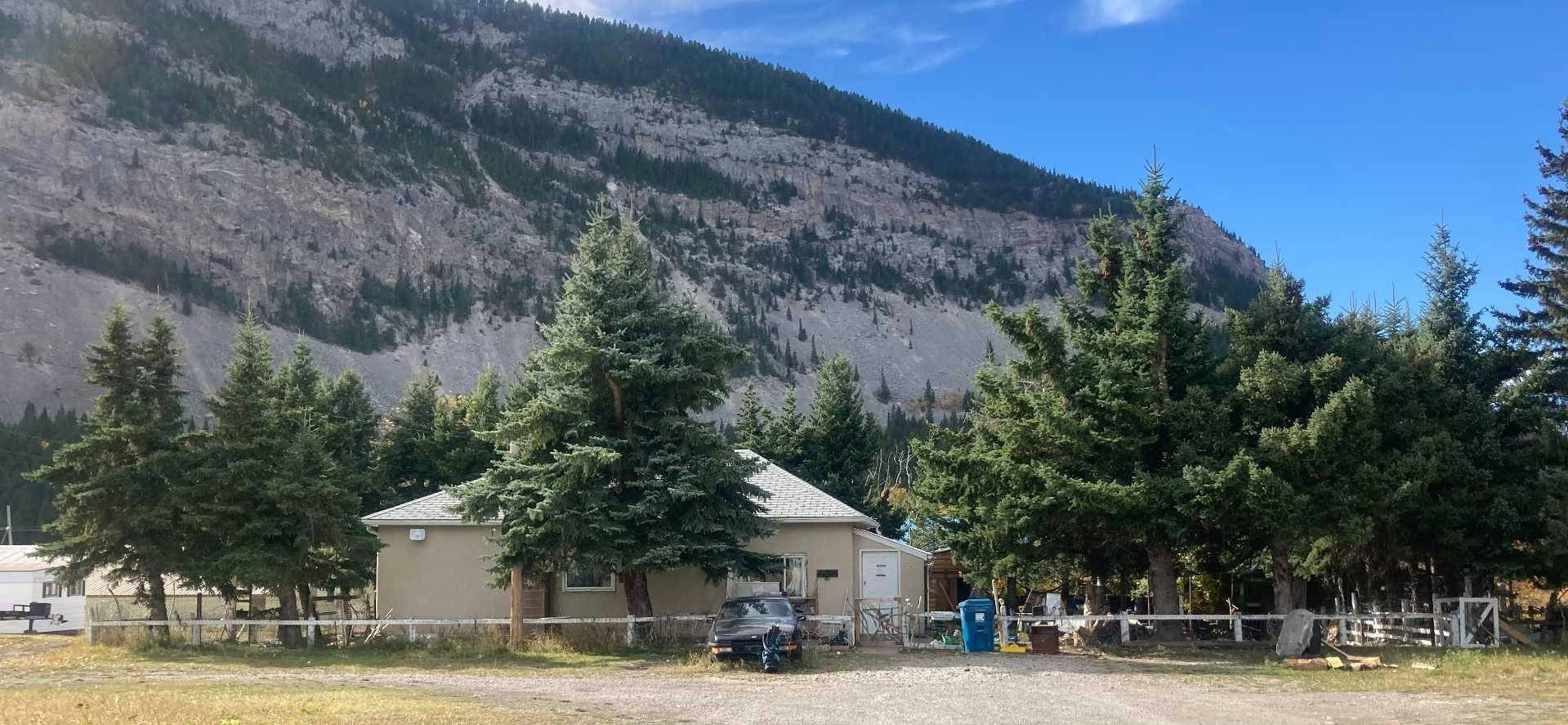 14826 15 Avenue E, Crowsnest Pass, AB, T0K 0E0