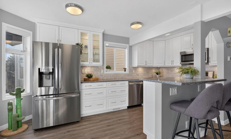 9-567 Edmonton Trail NE