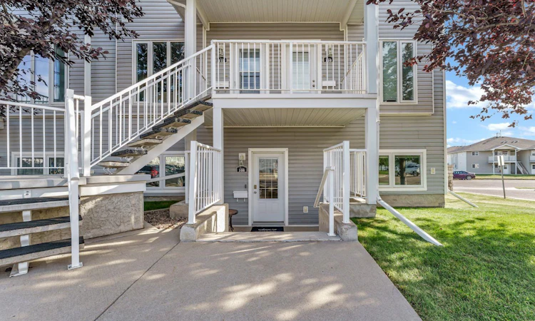 108 Northlands Pointe NE