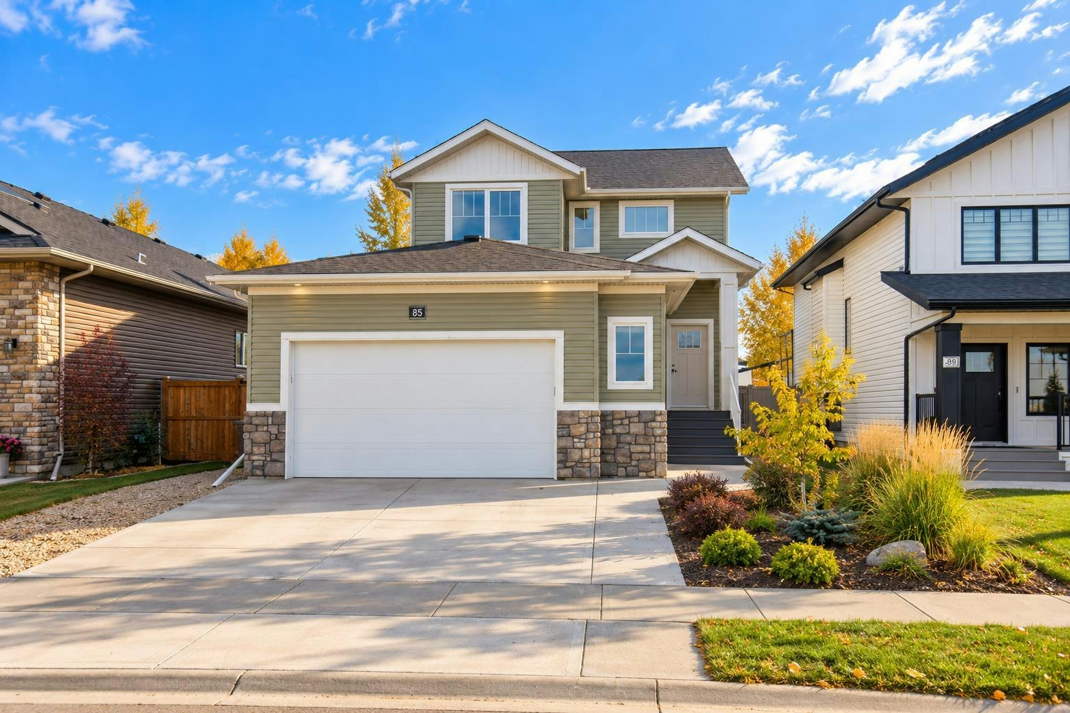 85 Crestview Boulevard, Sylvan Lake, AB, T4S 0N7